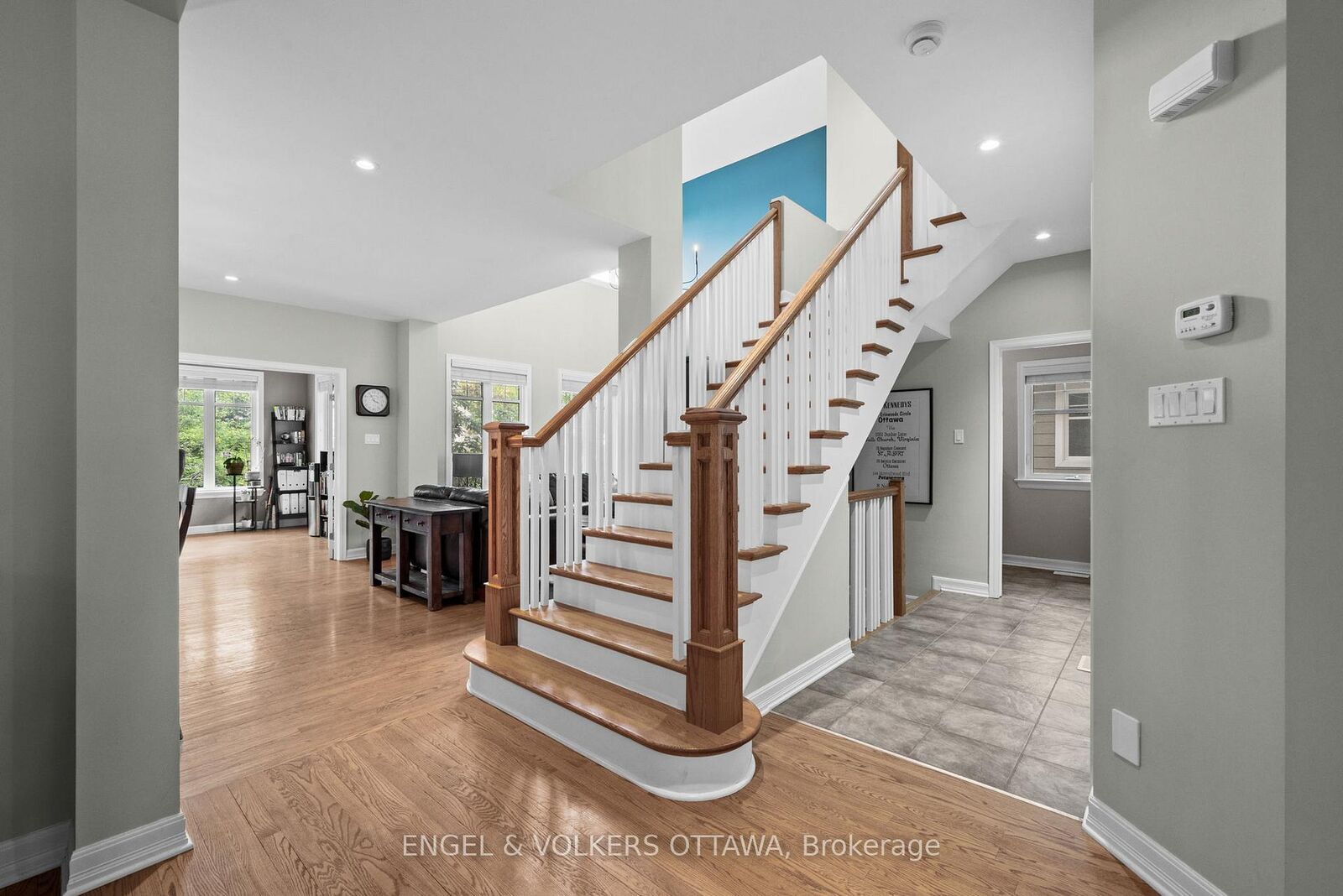 Property Photo: 564 Erinwoods Circle ON K2J 5M8