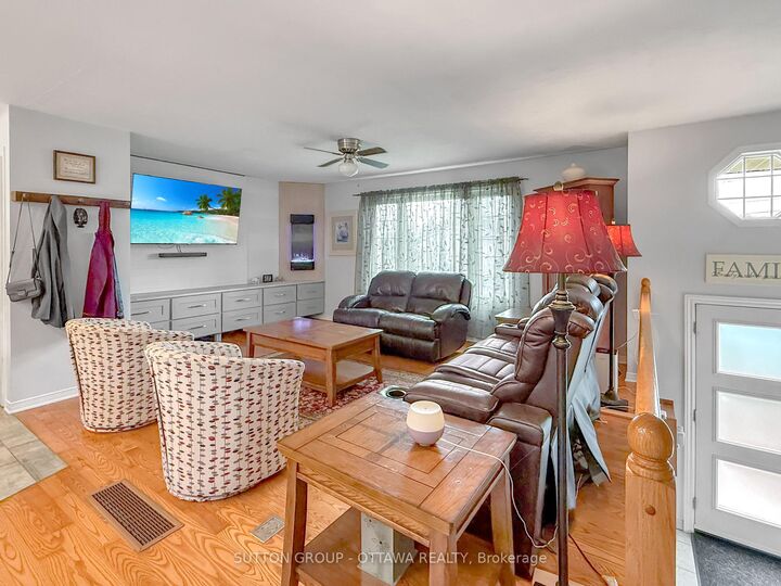 Property Photo:  1629 Morris Street  ON K6H 7G9 
