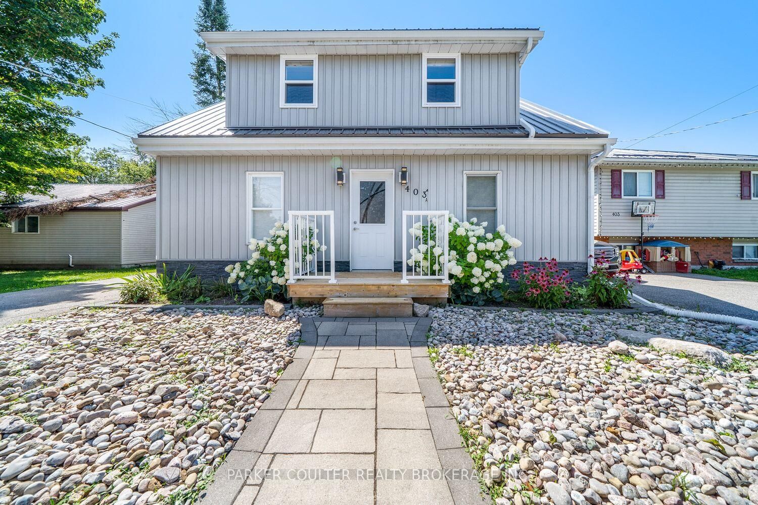 Property Photo:  403A Forest Avenue S  ON L3V 3Z2 