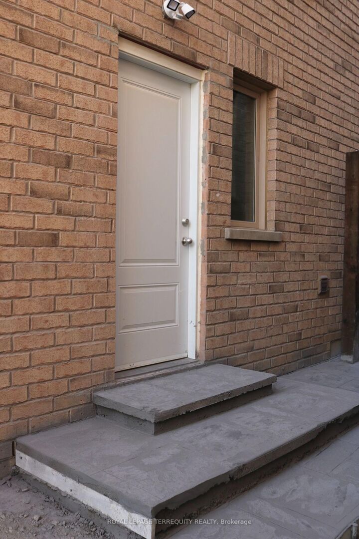 Property Photo: 131 Trammel Drive Bsmt Room 3 ON L4H 0W2