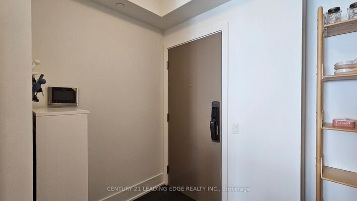 Property Photo:  10 York Street 5407  ON M5J 0E1 