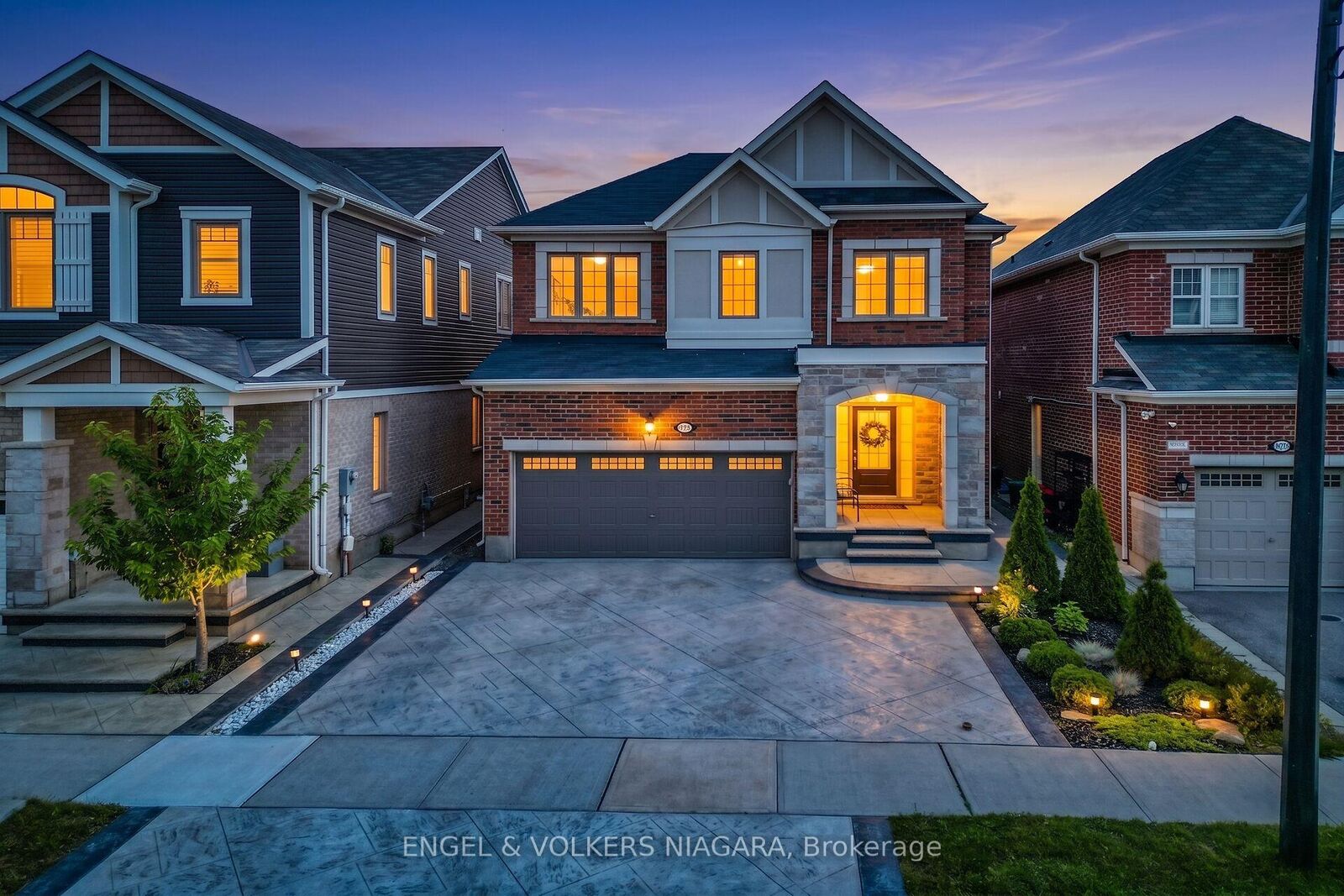 Property Photo: 1221 Rose Way S ON L9E 1L9