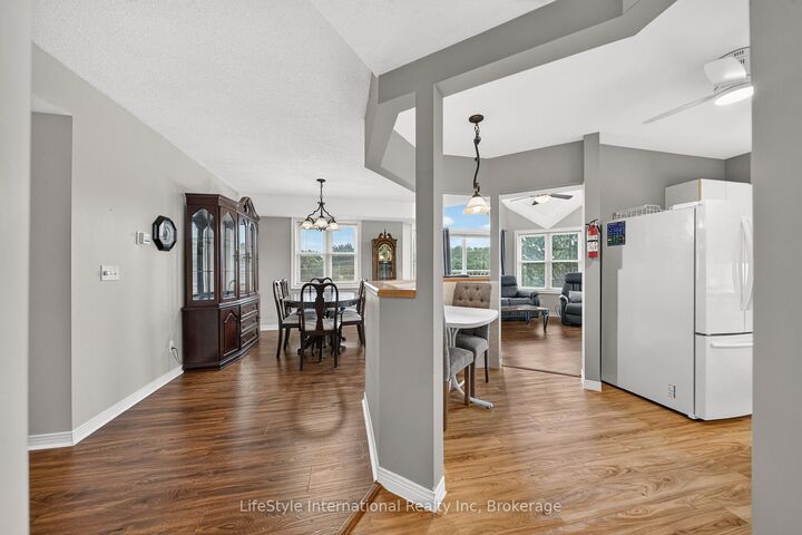 Property Photo: 208 Silvercreek Parkway N 307 ON N1H 8H2