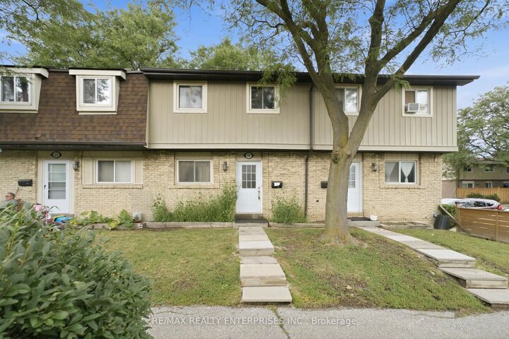 Property Photo:  93 Hansen Road 68  ON L6V 3C8 