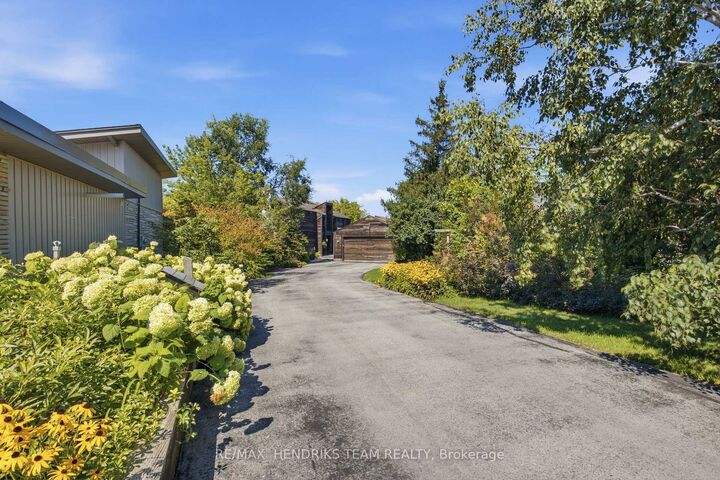 Property Photo: 10 Vergorda Circle ON L2T 2P2