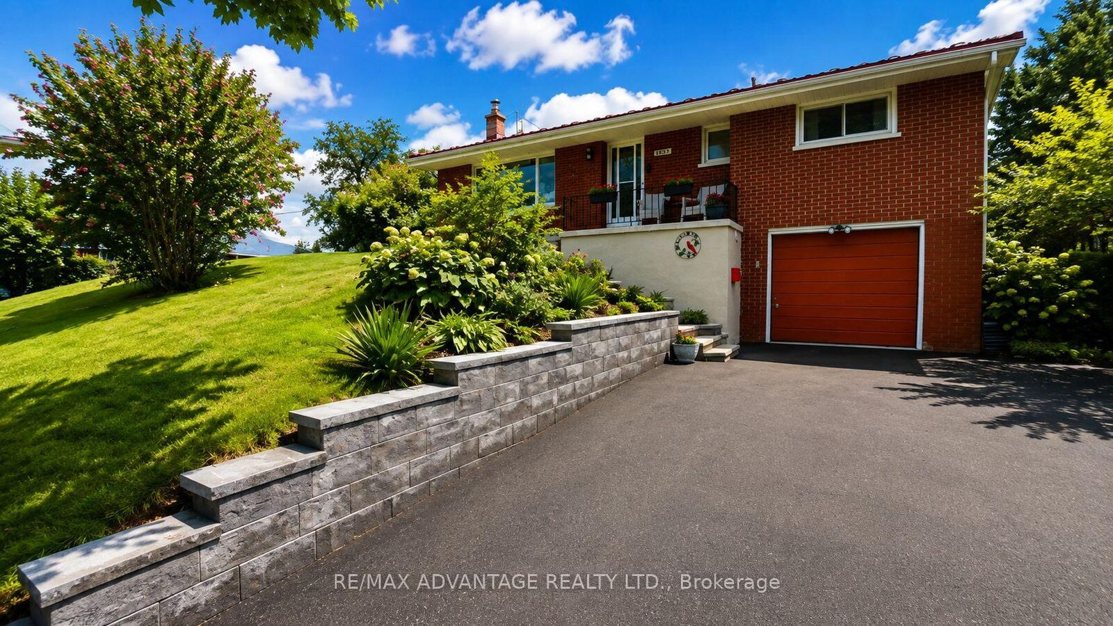 Property Photo: 1031 Eagle Drive ON N5Z 3H4