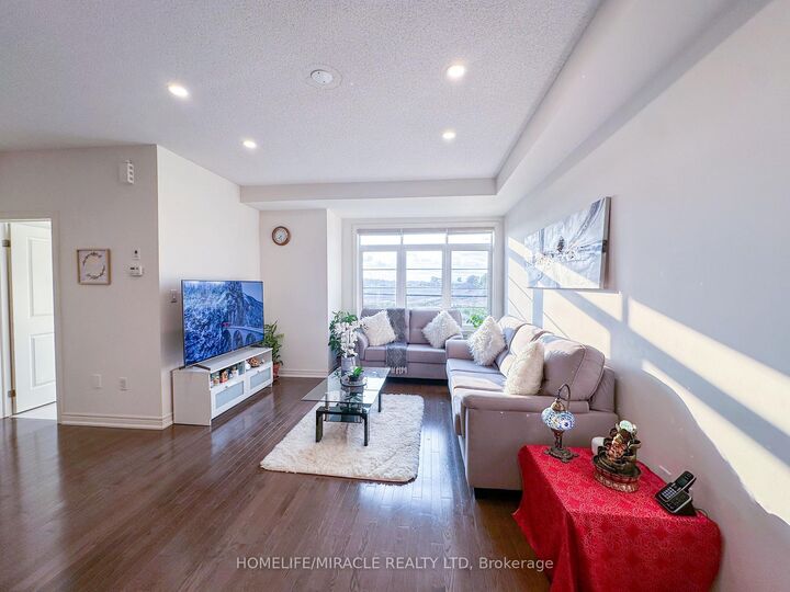 Property Photo: 58 Fruitvale Circle ON L7A 5B8