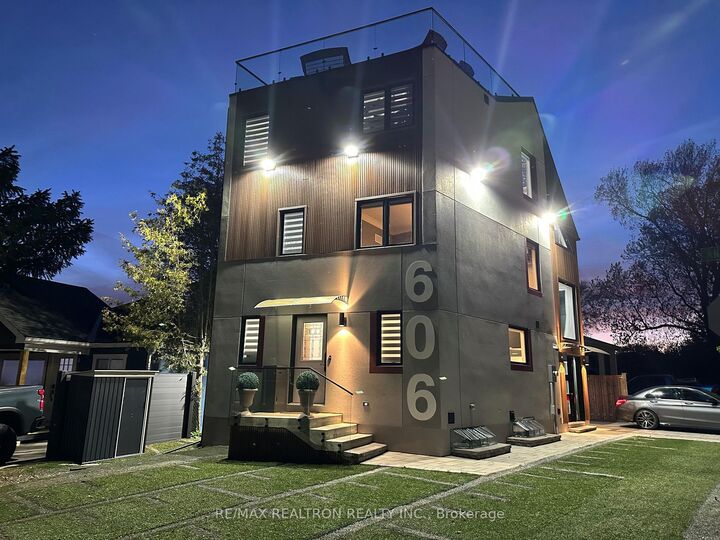Property Photo: 606 Annland Street ON L1W 1A7