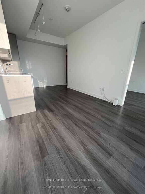 Property Photo: 3883 Quartz Road 2812 ON L5B 0M4