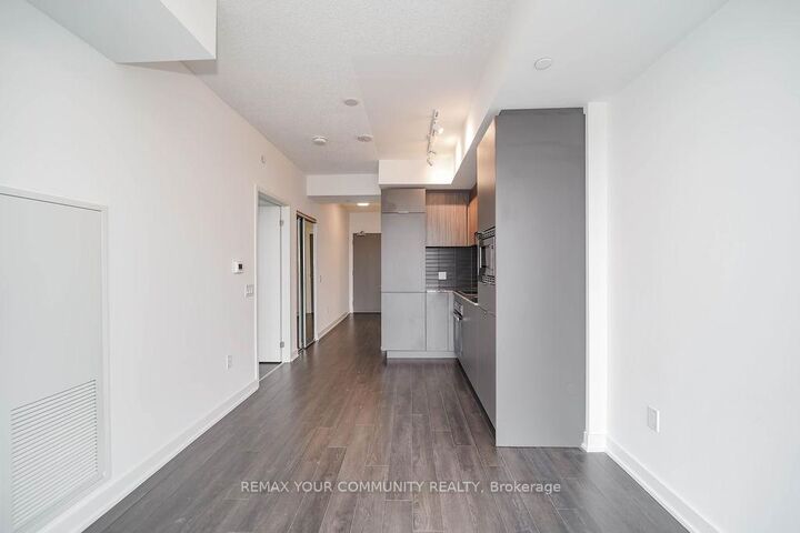 Property Photo: 50 O'Neill Road 2209 ON M3C 0R1
