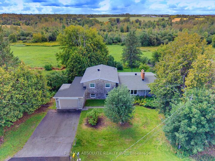Photo de la propriété:  1996 Old Carp Road  ON K0A 1L0 