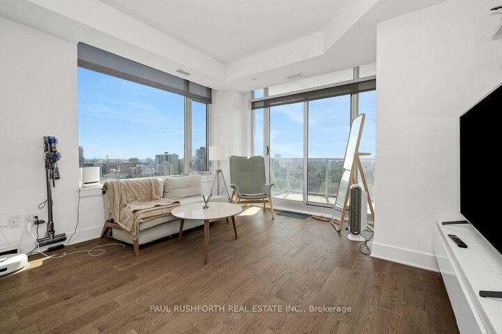 Property Photo: 255 Bay Street 1310 ON K1R 0C5