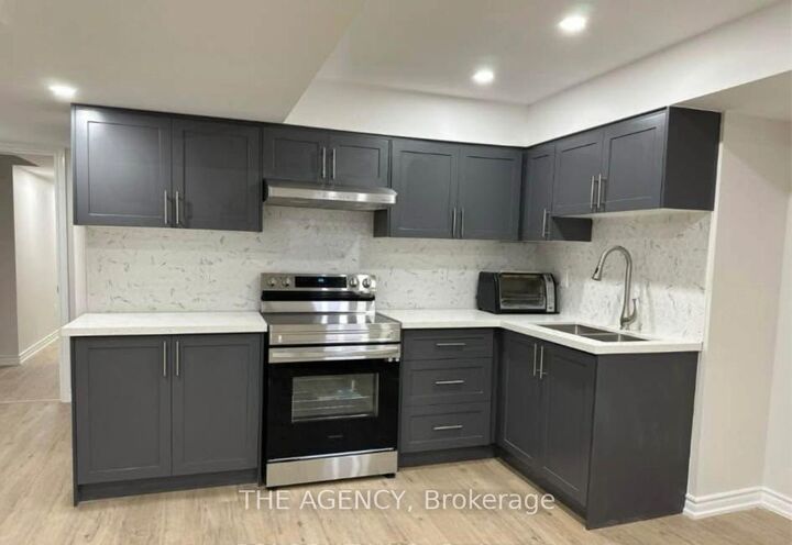 Property Photo:  2407 Hibiscus Drive  ON L1X 0H2 