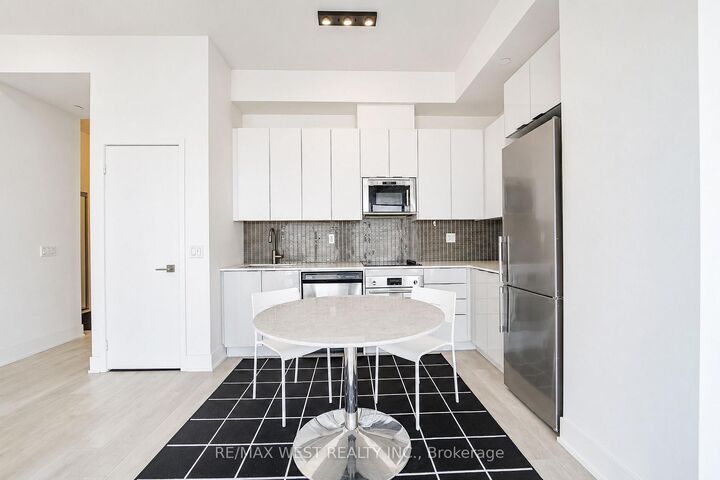 Property Photo: 2916 Highway 7 Road 3007 ON L4K 0K6