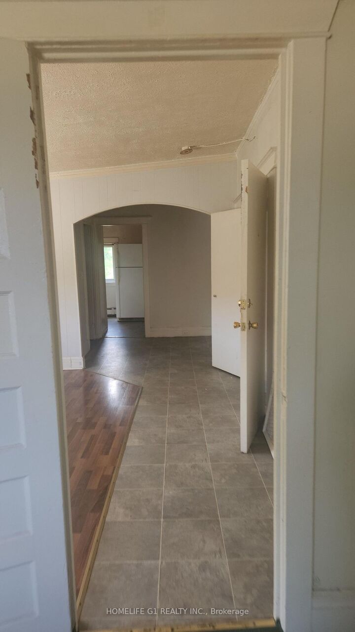 Property Photo: 42 Riverside Drive ON L3C 5E2