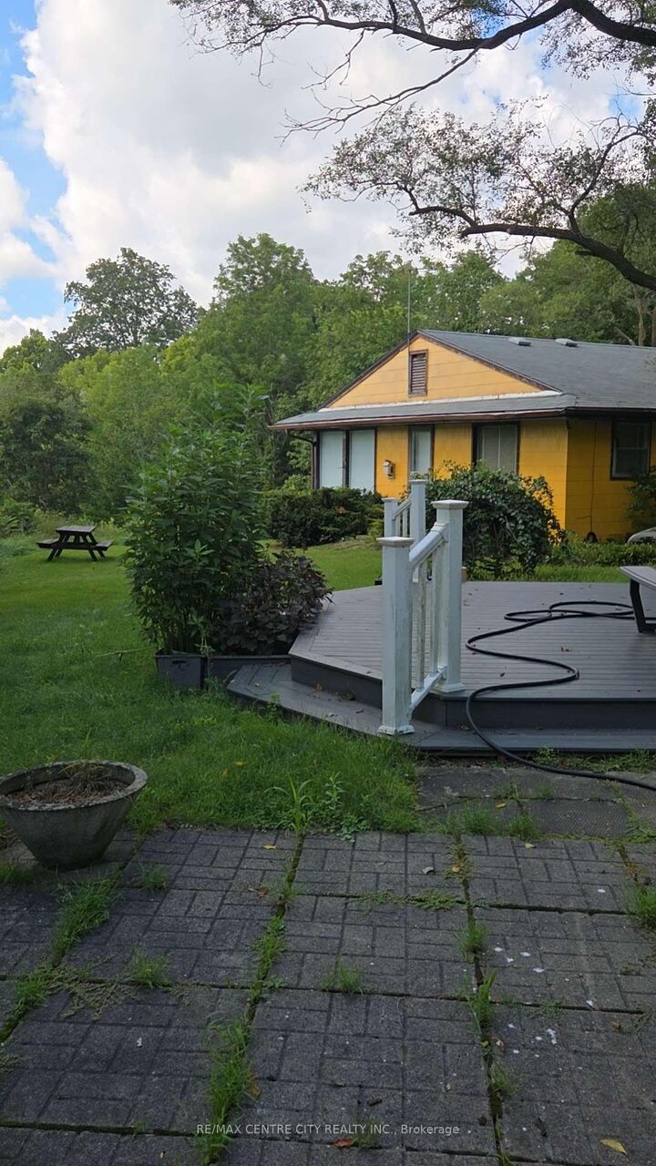 Property Photo:  20863 Wye Creek Drive  ON N0M 2P0 