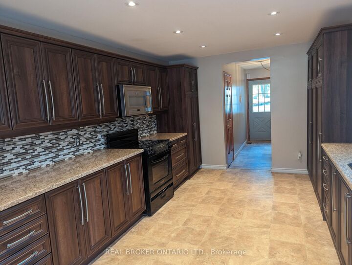Property Photo: 1107 Mosley Street ON L9Z 2G1