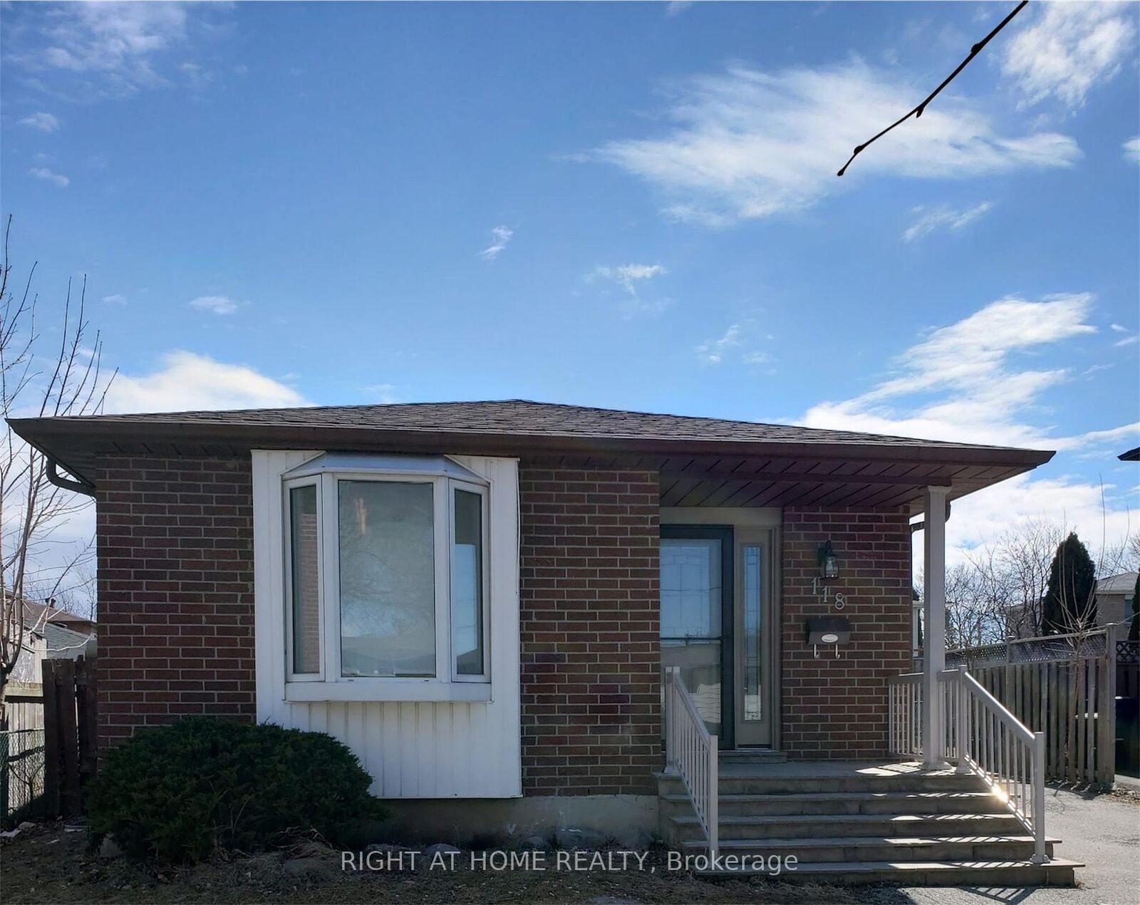 Property Photo:  118 Avening Drive  ON M9V 4E6 