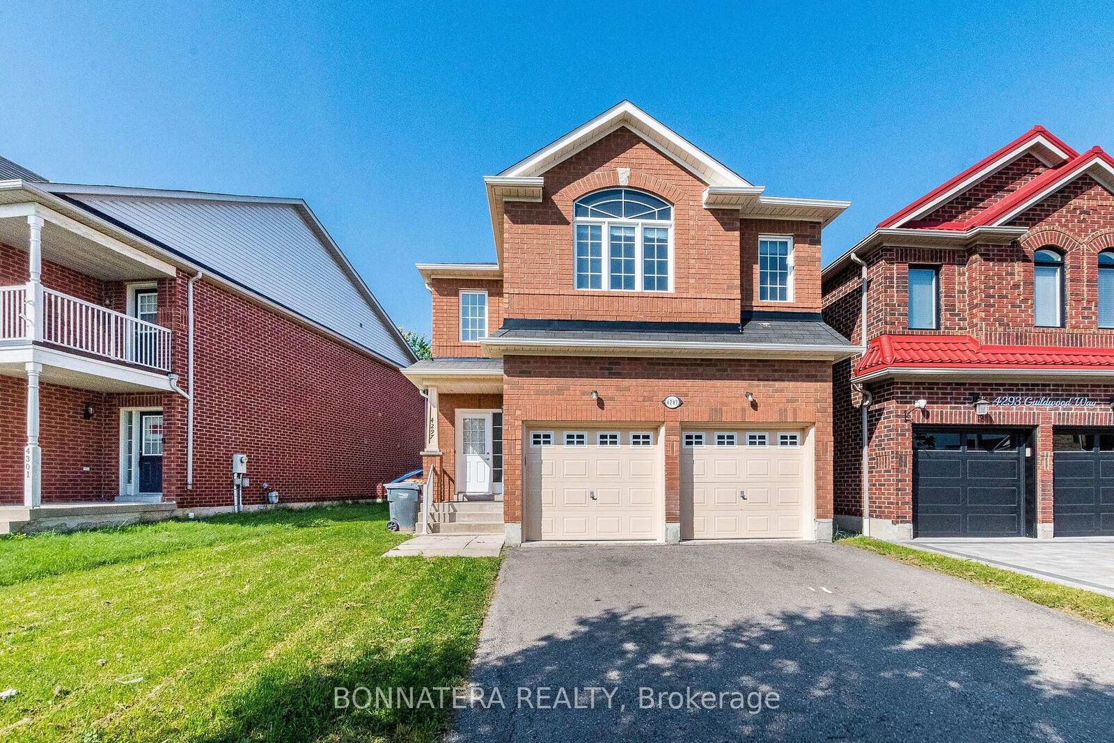 Property Photo: 4297 Guildwood Way ON L5R 0A7