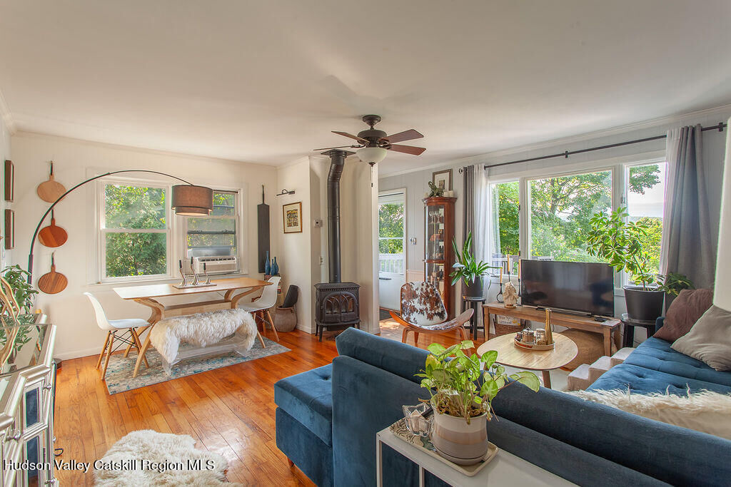 Property Photo:  47 Saugerties Manor  NY 12477 