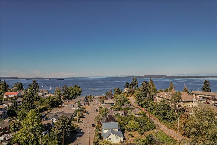 Property Photo: 9899 Maple St BC V0R 1K0