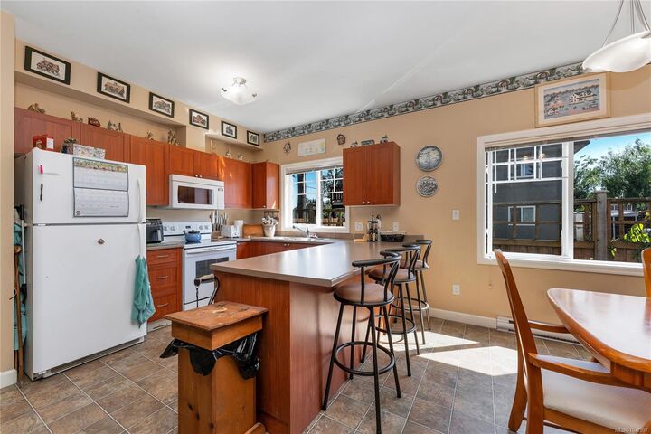 Property Photo: 2744 Matson Rd #100 BC V9B 6W1