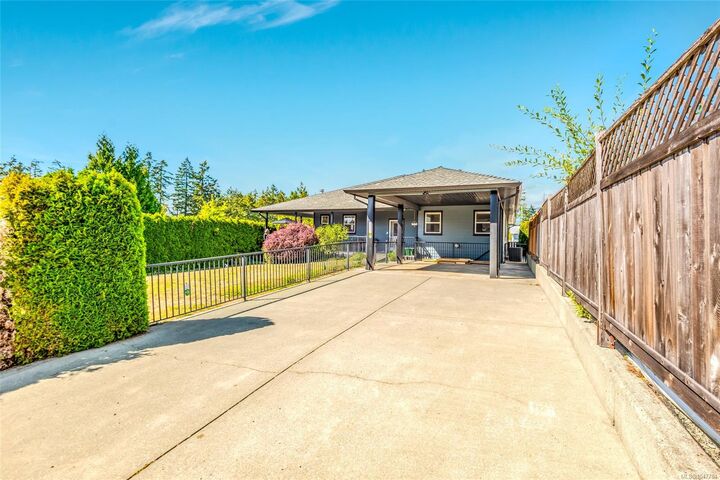 Property Photo: 3596 Huff Dr BC V9Y 8B3