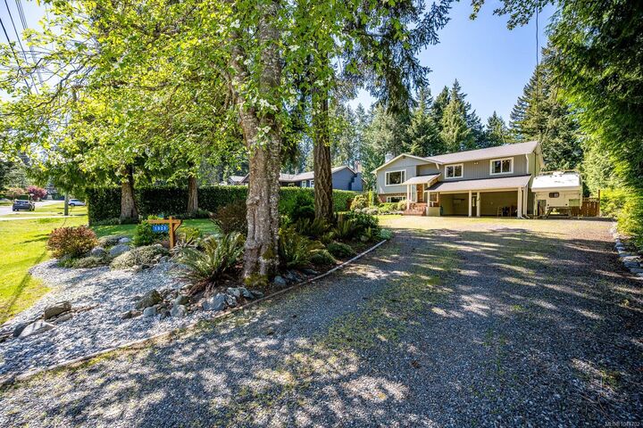 Property Photo: 1023 Sylvan Rd BC V9M 3Z1