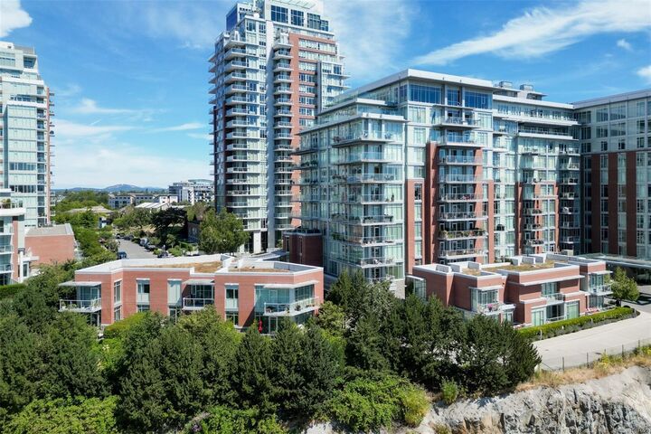 100 Saghalie Ave #Th5 — photo 1
