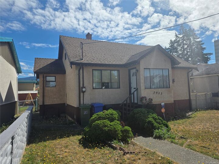 Property Photo: 3933 10th Ave BC V9Y 4X1