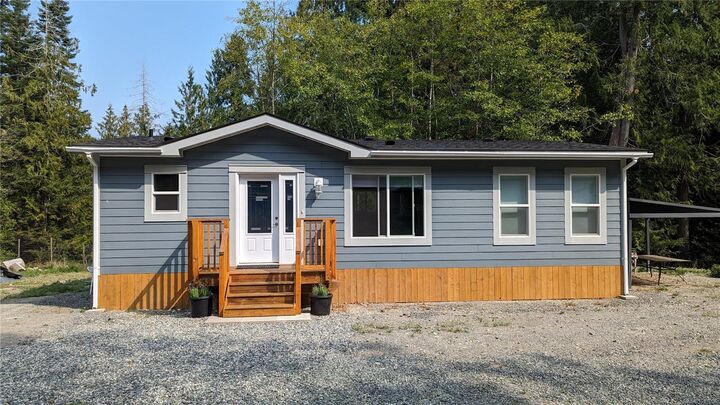 Property Photo: 1040 Conville Rd BC V0R 1X2