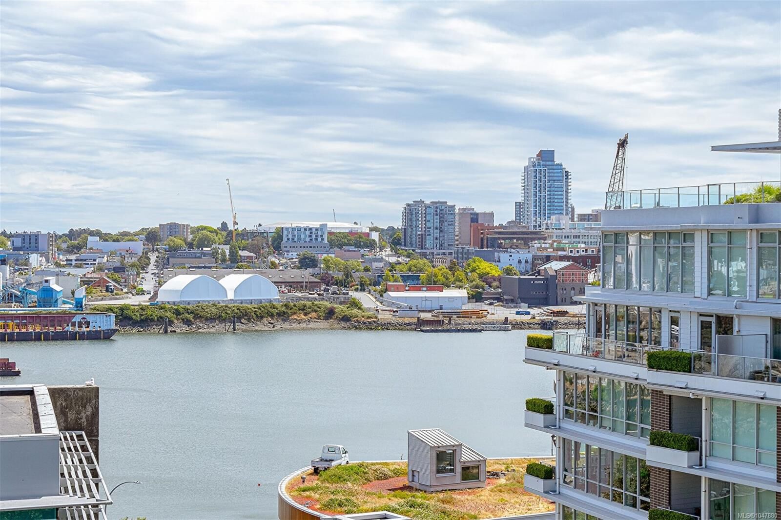 Property Photo: 160 Wilson St #816 BC V9A 7P9