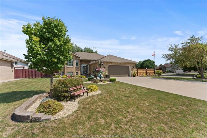 Property Photo: 256 Ashwood ON N8L 1E7