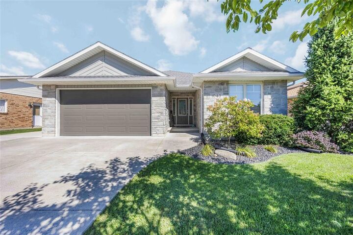 1040 Finch Drive — photo 1