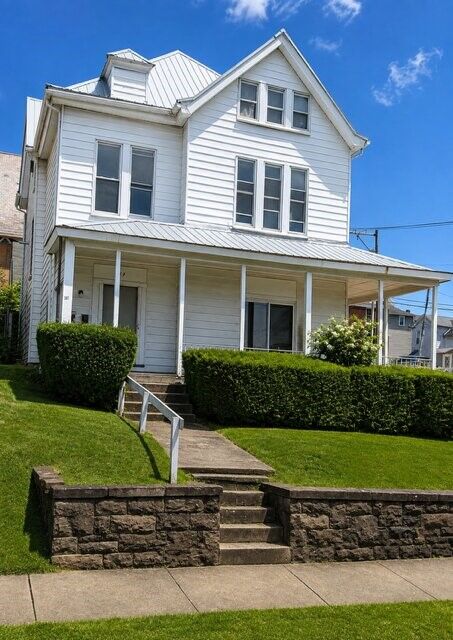 Property Photo:  517 Walnut St 1  PA 15642 
