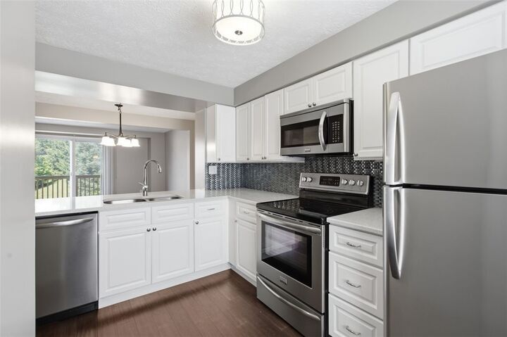 Property Photo: 115 Saxonwald PA 15234