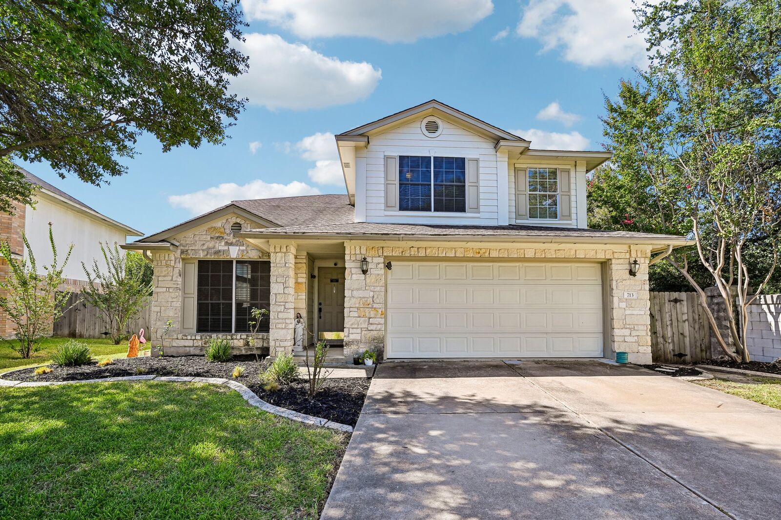 Property Photo:  713 Johnny Bench  TX 78665 