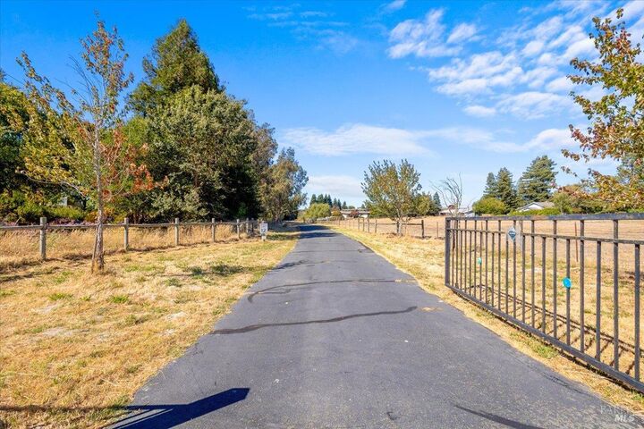 Property Photo: 5185 Hessel Road CA 95472