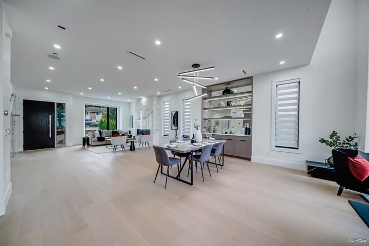 Property Photo: 819 Cornell Avenue BC V3J 2Z3