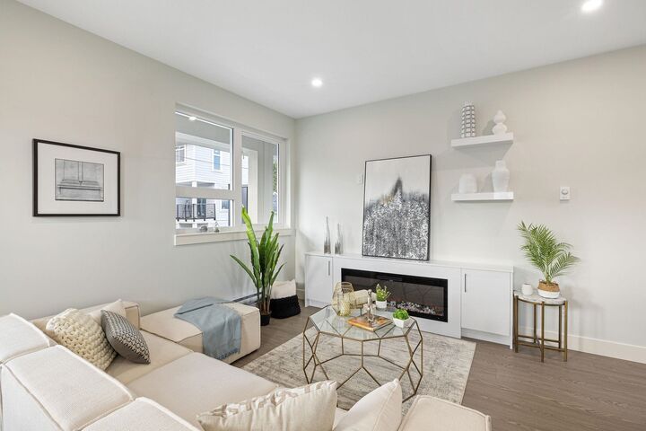 Property Photo:  14391 61A Avenue 19  BC V3X 1A4 