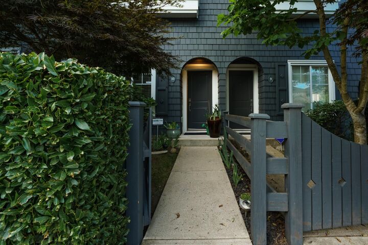 Photo de la propriété: 14955 60 Avenue 10 BC V3S 1R4