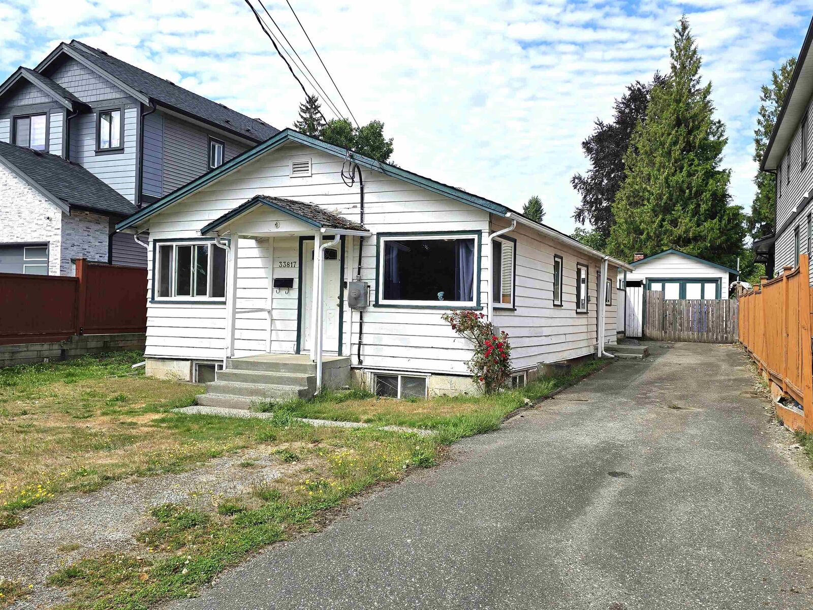 Property Photo: 33817 Mayfair Avenue BC V2S 1P7