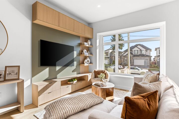 Property Photo: 16761 21 Avenue 102 BC V3Z 9X8