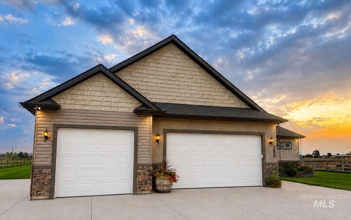 Property Photo: 355 14th St ID 83336