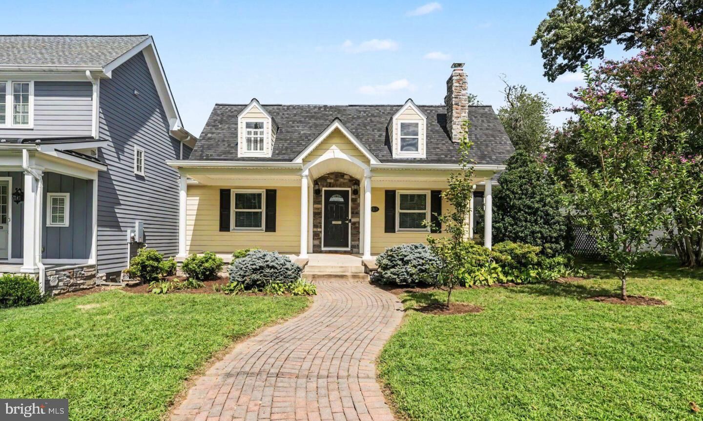 Property Photo:  1319 Augustine Avenue  VA 22401 