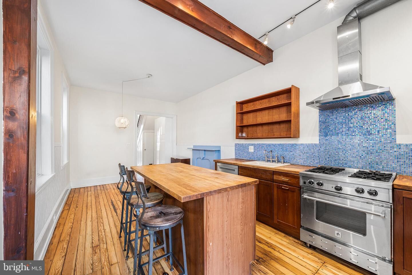 Property Photo:  329 Tasker Street  PA 19148 