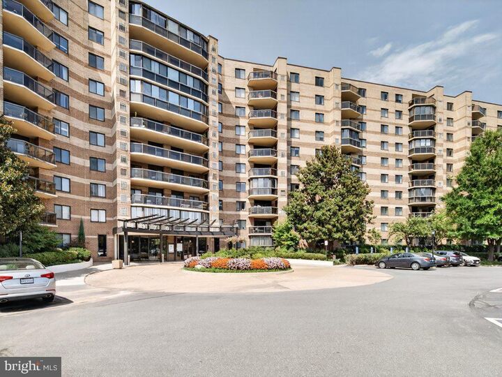 Property Photo: 8370 Greensboro Drive 411 VA 22102