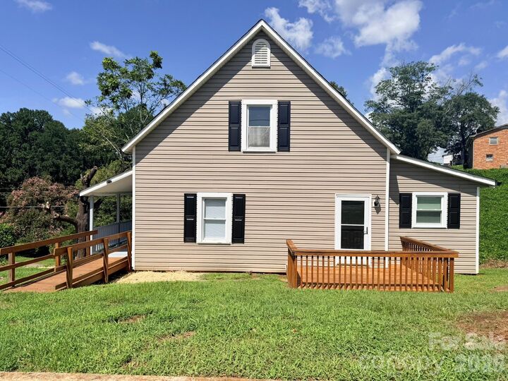 Property Photo: 301 Magnolia Street NC 28630