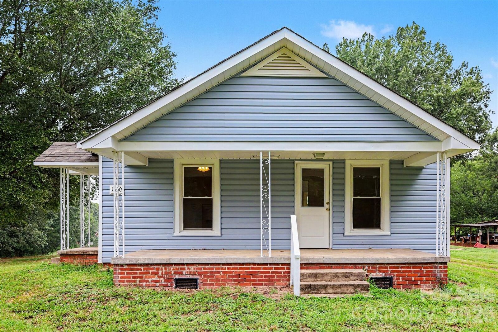 Property Photo:  1550 Saw Road  NC 28023 