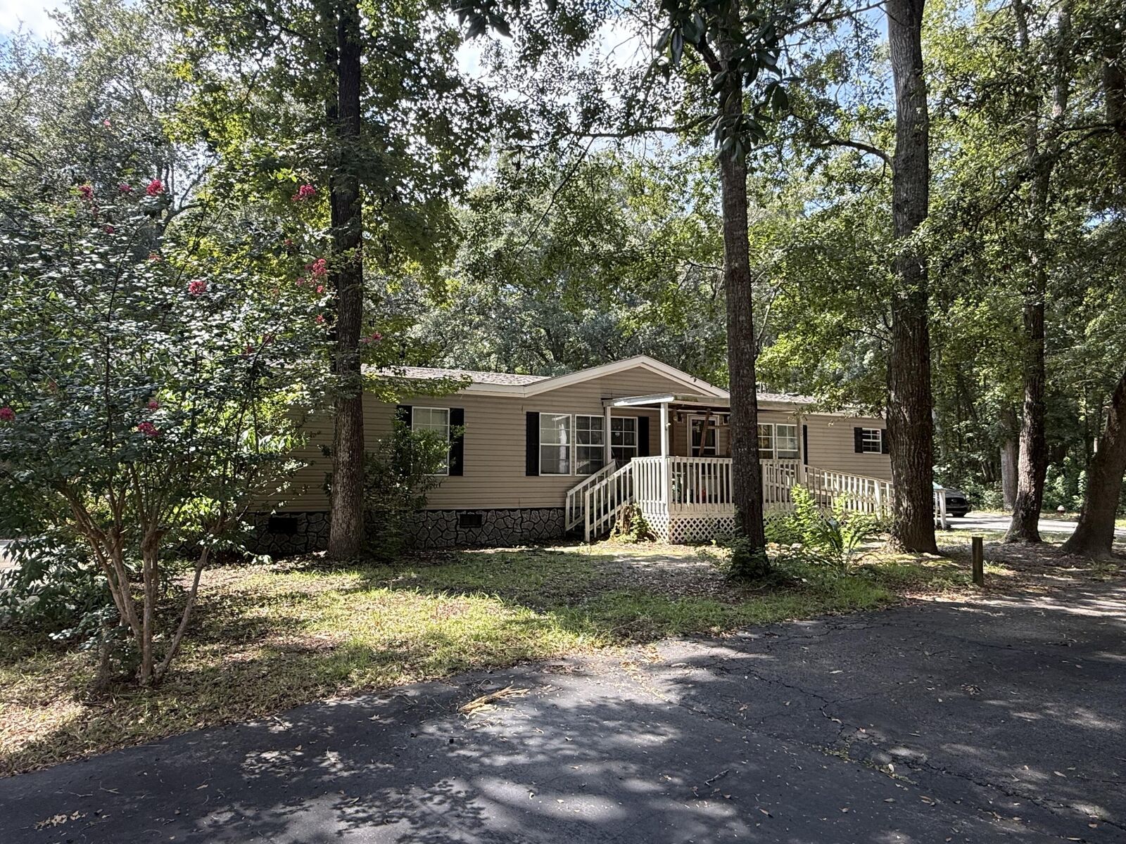 Property Photo: 100 Dunmeyer Loop Road SC 29485